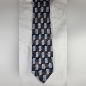 Geometric Patterned Tie